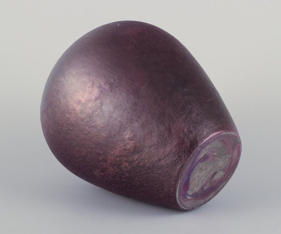 Jens Petersen, Danish ceramicist. Unique vase in matte and shiny lustre glaze. Circa 1920. - 6