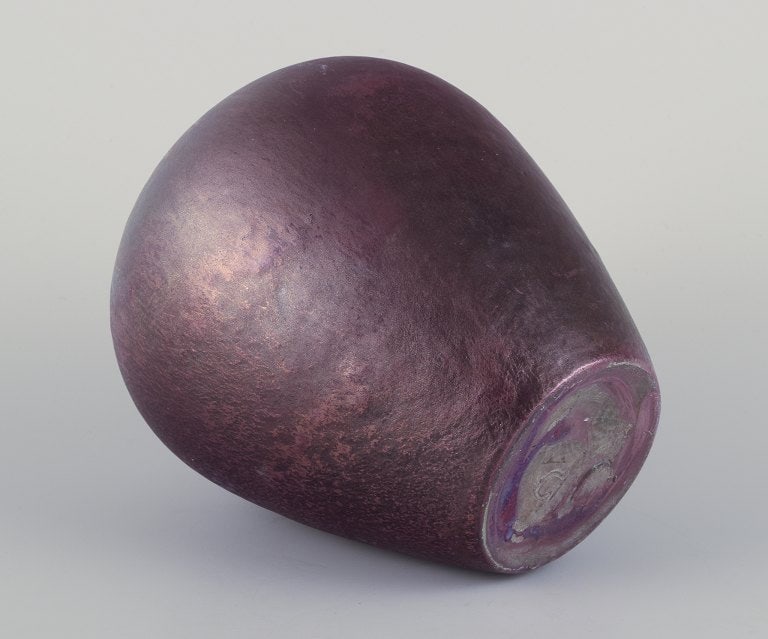 Jens Petersen, Danish ceramicist. Unique vase in matte and shiny lustre glaze. Circa 1920. - 7