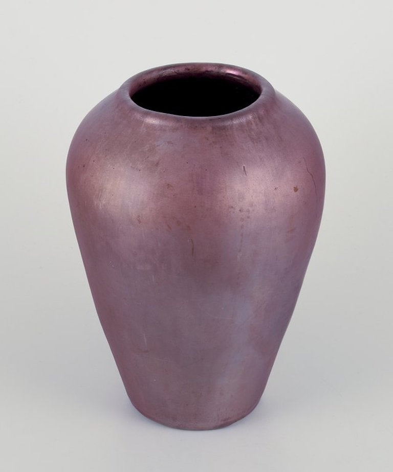 Jens Petersen, Danish ceramicist. Large unique vase in shiny lustre glaze. Circa 1920. - 4
