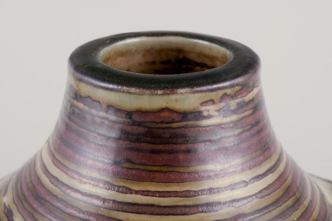 Jørgen Mogensen for Royal Copenhagen. Large round ceramic vase. Geometric pattern in relief. - 4