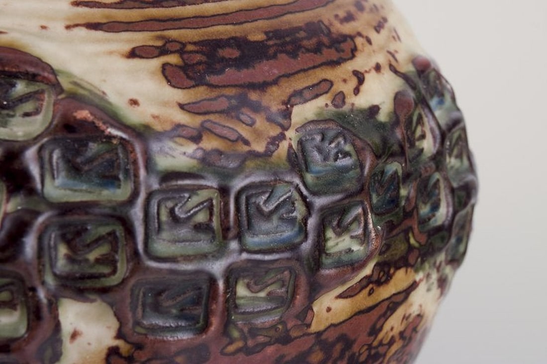 Jørgen Mogensen for Royal Copenhagen. Large round ceramic vase. Geometric pattern in relief. - 6