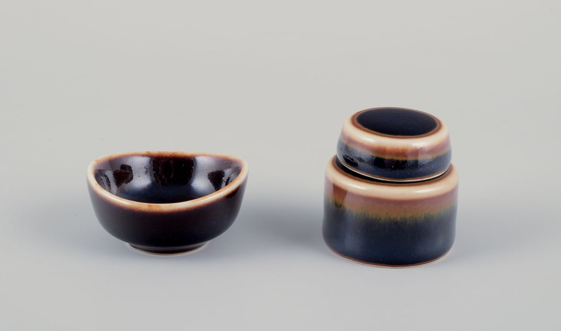 Carl Harry Stålhane for Rörstrand. Set of miniature bowl and lidded jar. Mid-20th C. - 2