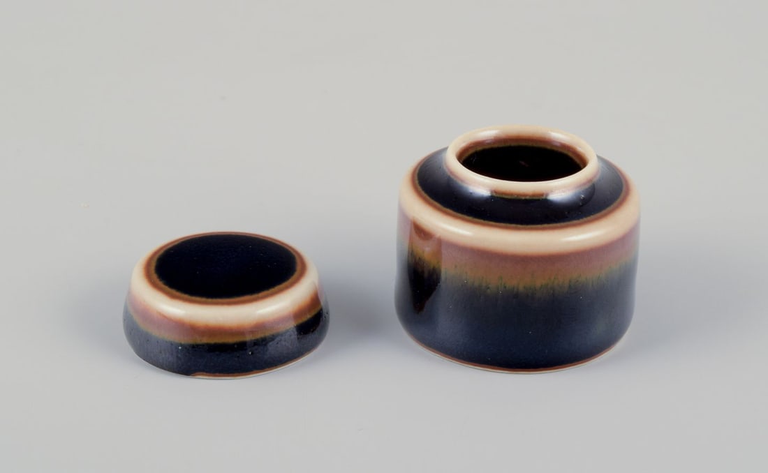Carl Harry Stålhane for Rörstrand. Set of miniature bowl and lidded jar. Mid-20th C. - 3