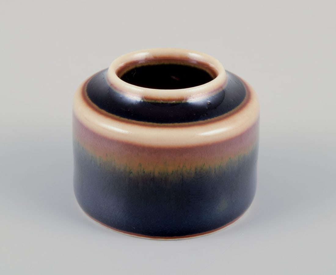 Carl Harry Stålhane for Rörstrand. Set of miniature bowl and lidded jar. Mid-20th C. - 4