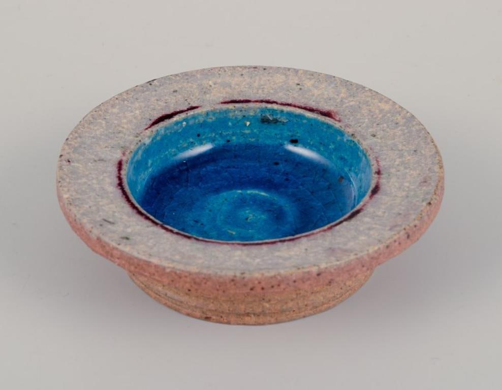 Nils Kähler for Kähler, Denmark. Five small ceramic bowls with turquoise glazed interior. - 3