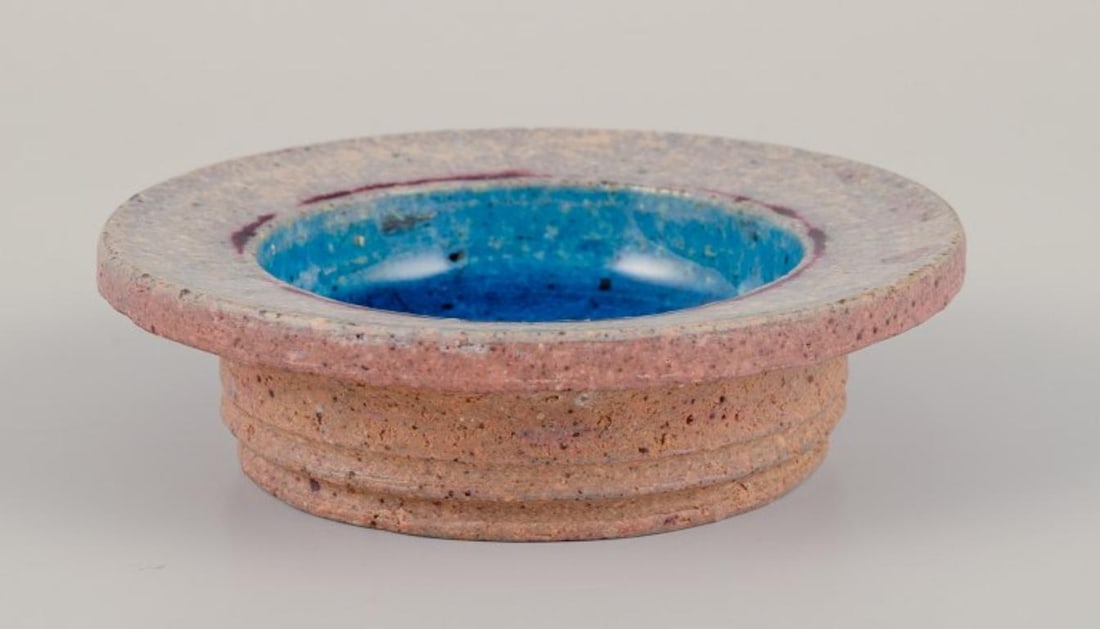 Nils Kähler for Kähler, Denmark. Five small ceramic bowls with turquoise glazed interior. - 7