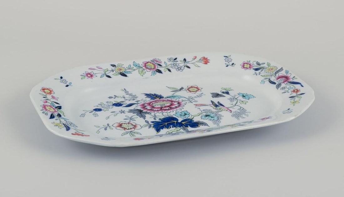 Copeland Spode, England. Set of oval dish and bowl in faience with flower and bird motifs. Approx. - 8