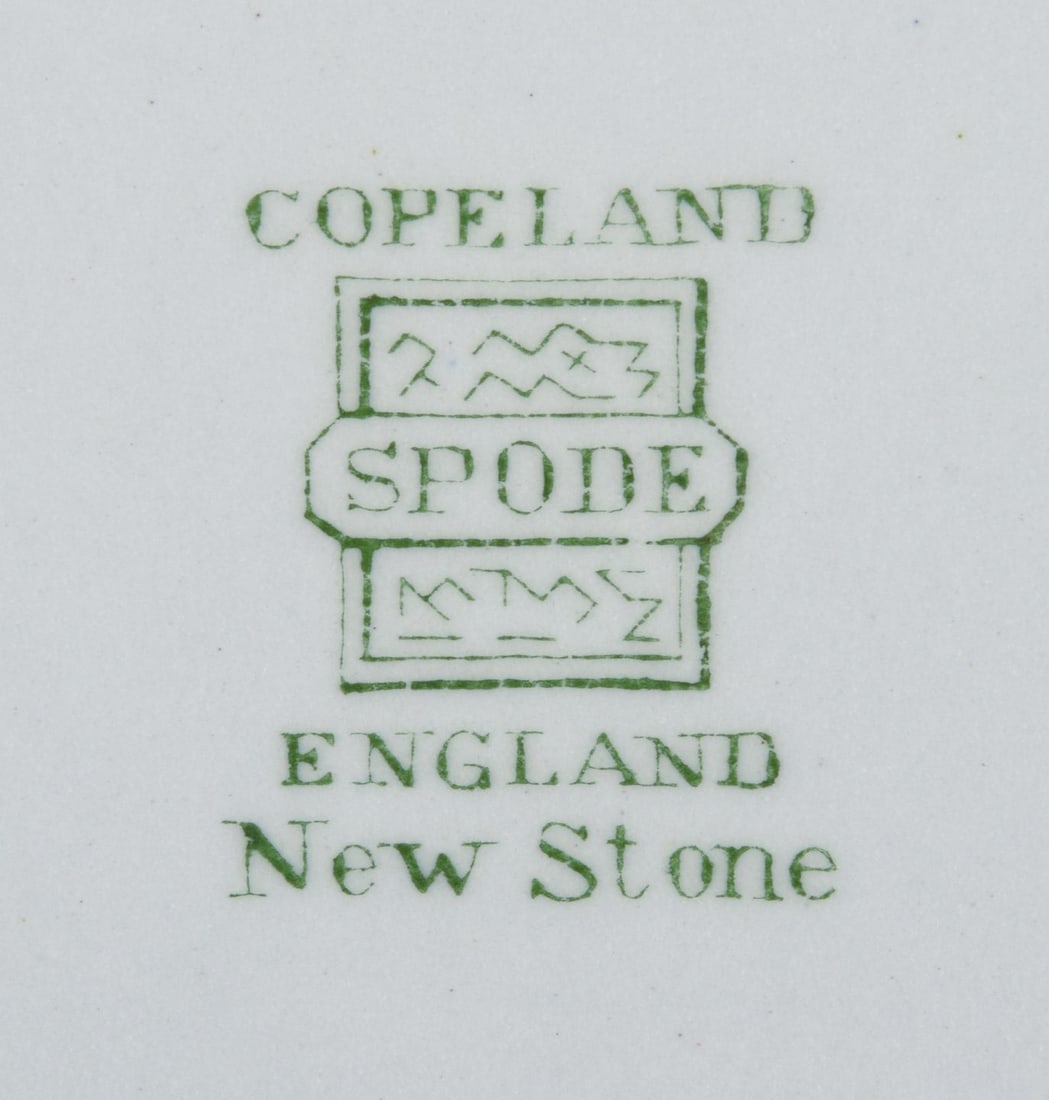 Copeland Spode, England. Five dinner plates in faience with flower and bird motifs. Approx. 1930s. - 8