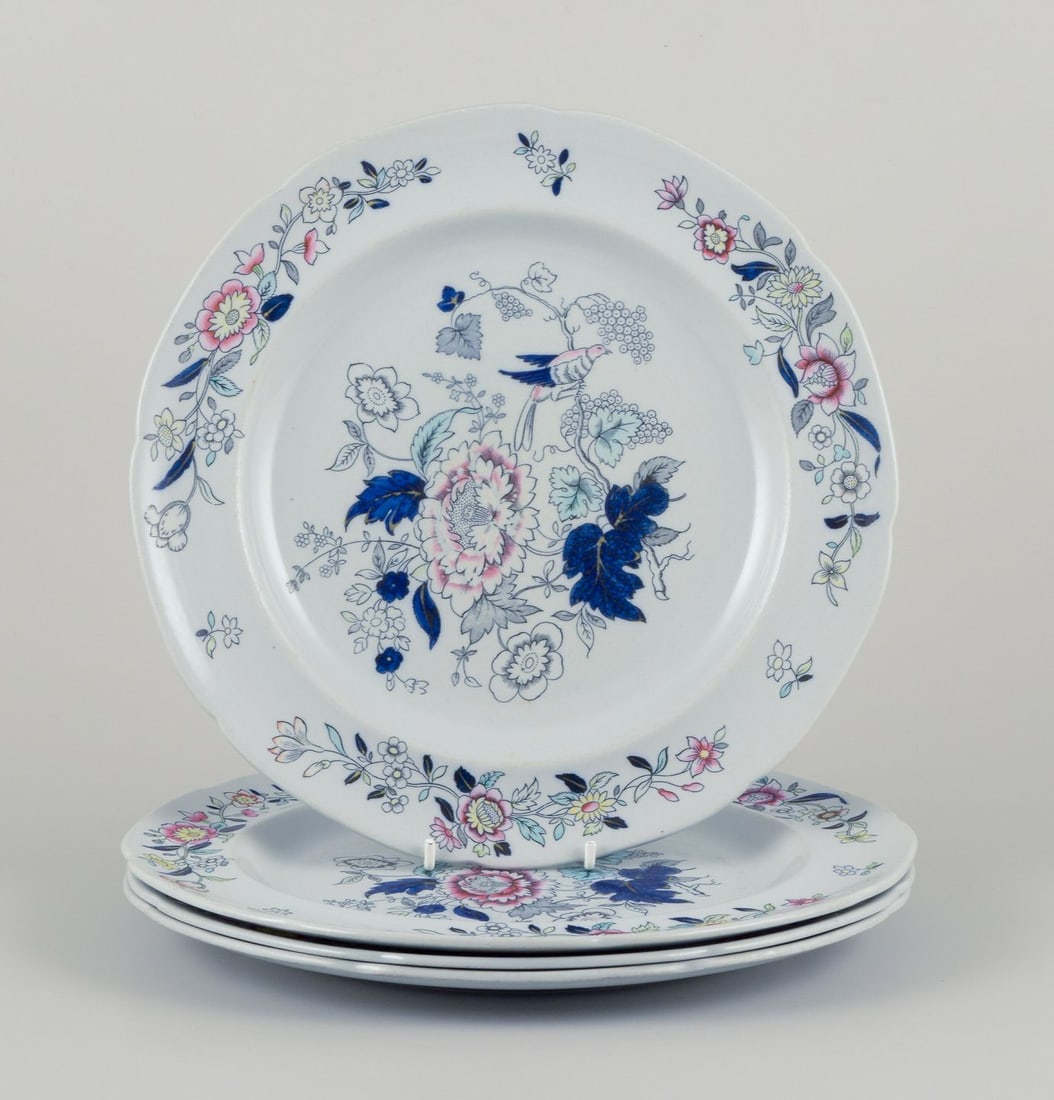 Copeland Spode, England. Four dinner plates in faience with flower and bird motifs. Approx. 1930s. - 2