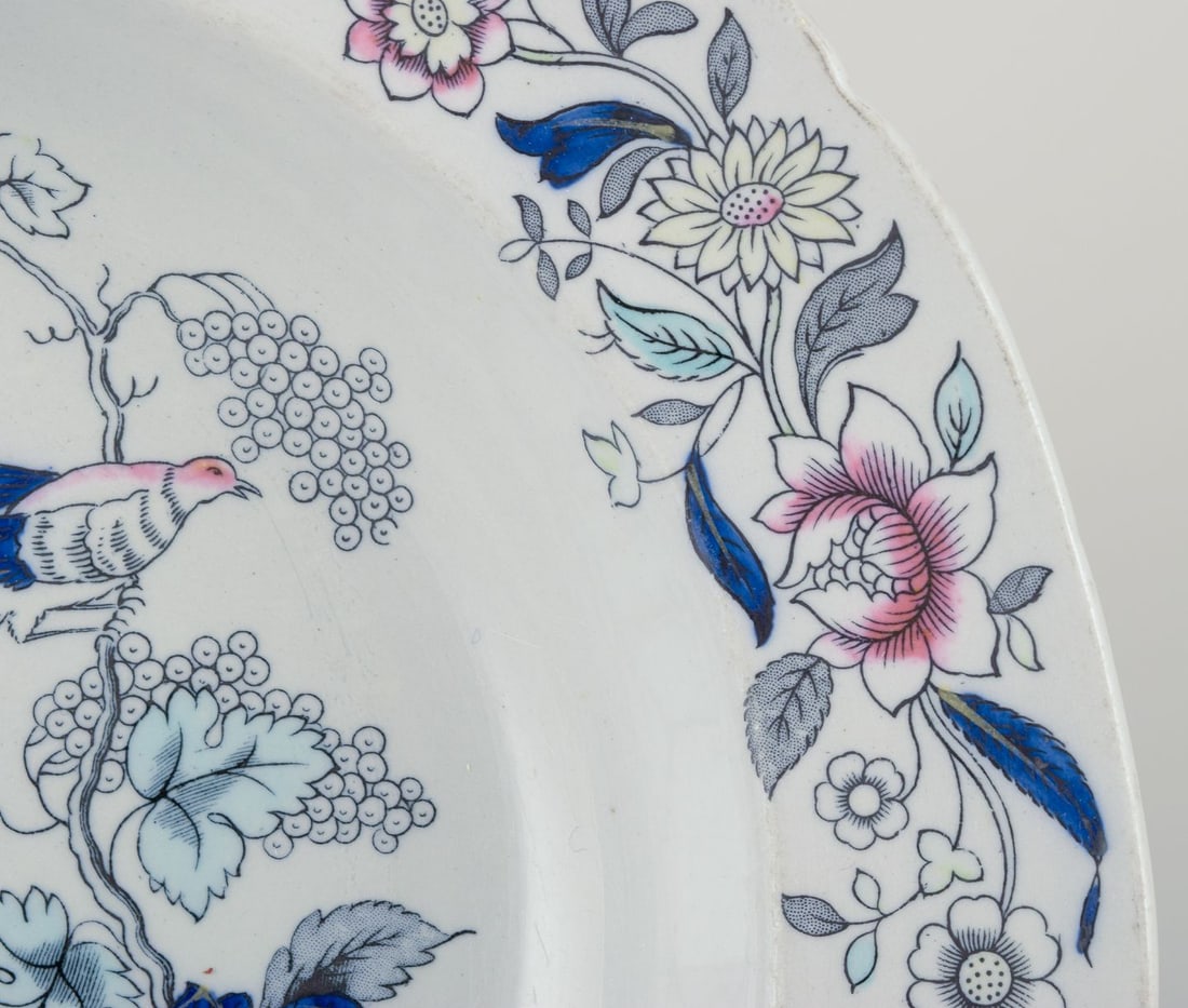 Copeland Spode, England. Five deep plates in faience with flower and bird motifs. Approx. 1930s. - 6