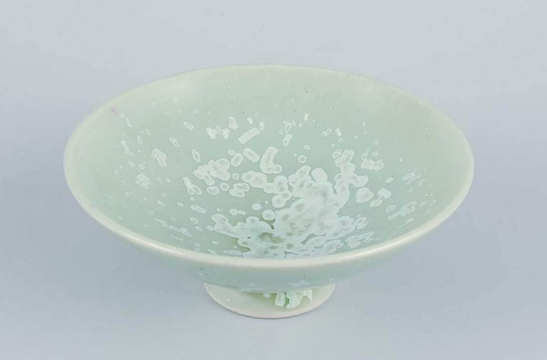 Sven Hofverberg, Swedish ceramicist, own studio. Unique ceramic bowl. Late 20th century. - 2
