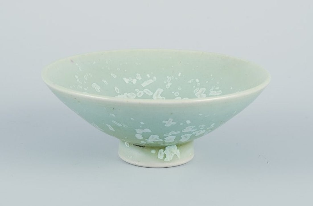 Sven Hofverberg, Swedish ceramicist, own studio. Unique ceramic bowl. Late 20th century. - 3