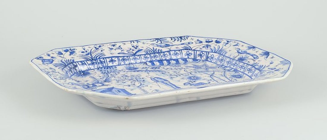 European ceramic dish. Octagonal ceramic dish. Oriental style. Mid 20th century. - 3
