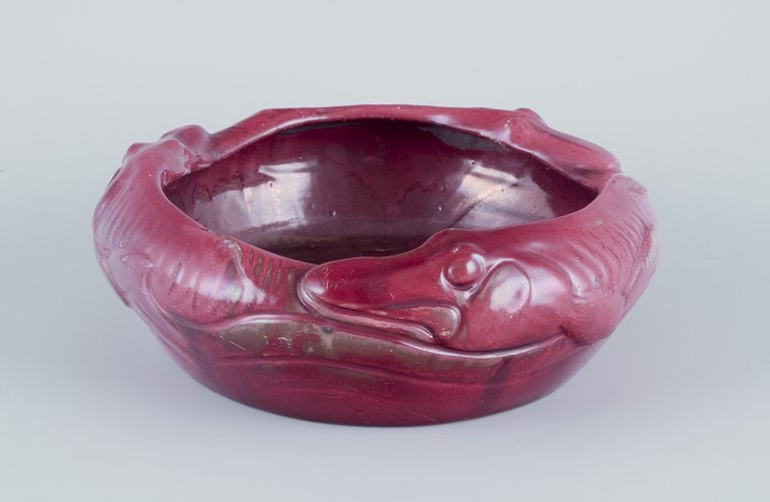 Karl Hansen Reistrup for Kähler, Denmark. Art Nouveau ceramic bowl. Modeled with fish in - 2