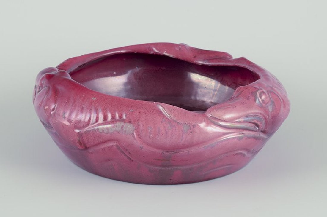 Karl Hansen Reistrup for Kähler, Denmark. Art Nouveau ceramic bowl. Modeled with fish in - 3