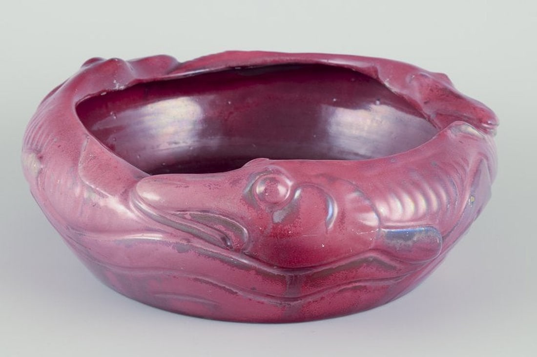 Karl Hansen Reistrup for Kähler, Denmark. Art Nouveau ceramic bowl. Modeled with fish in - 4