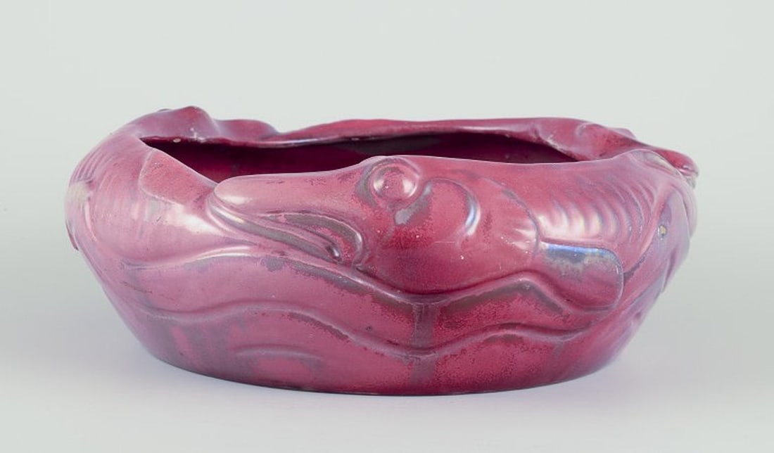 Karl Hansen Reistrup for Kähler, Denmark. Art Nouveau ceramic bowl. Modeled with fish in - 5