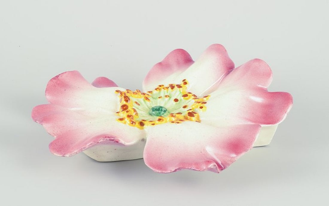 Delphin Massier for Vallauris, France. Ceramic wall planter in the shape of a flower. Early 20th - 6