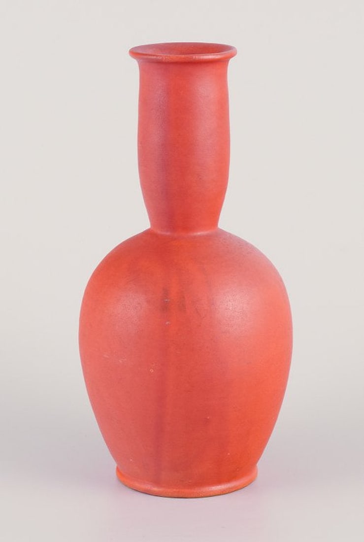 Svend Hammershøi for Kähler, Denmark. Ceramic vase with narrow neck. Orange uranium glaze. - 5