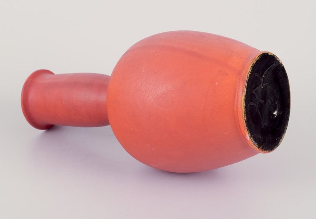 Svend Hammershøi for Kähler, Denmark. Ceramic vase with narrow neck. Orange uranium glaze. - 7