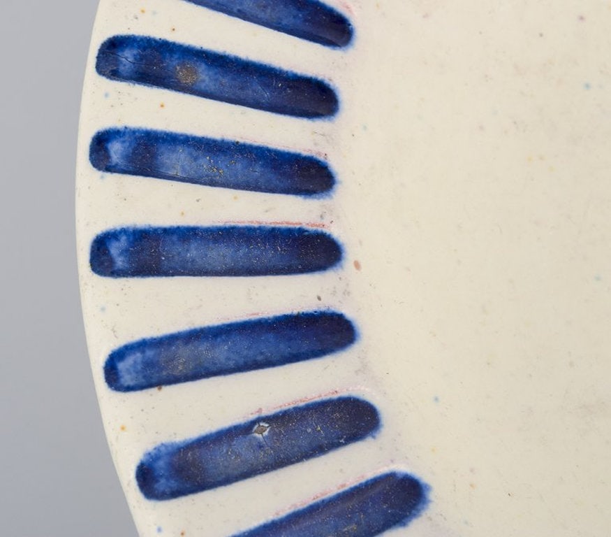 Danish studio ceramicist. Ceramic bowl with fluted design. Circa 1930s/40s. - 5
