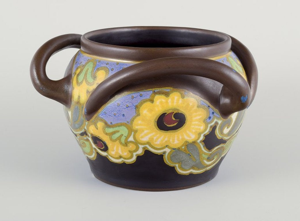 Gouda, Netherlands. Beautifully crafted lidded jar with three handles. Ca. 1930s. - 5
