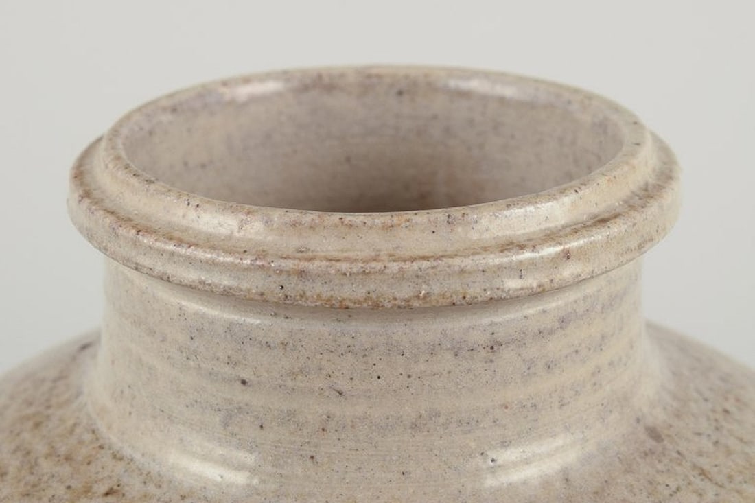 Nils Kähler for Kähler, Denmark. Modernist ceramic vase. Incised wavy decoration. 1960s. - 6