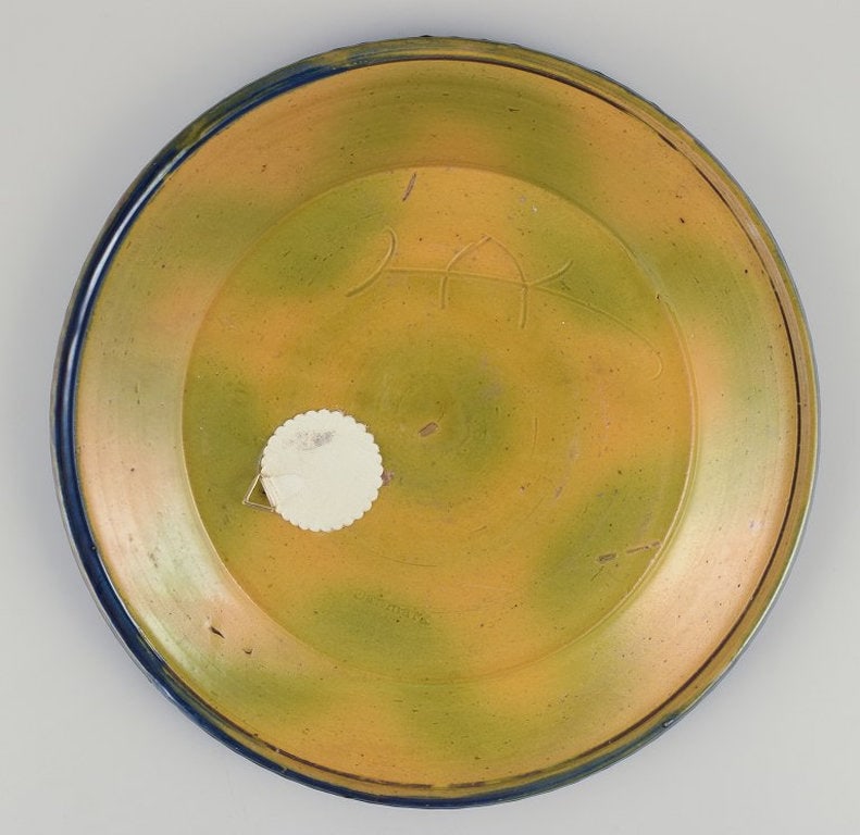 Kähler, Denmark. Large ceramic dish. Decorated with green foliage on a blue base. Circa 1930s. - 7