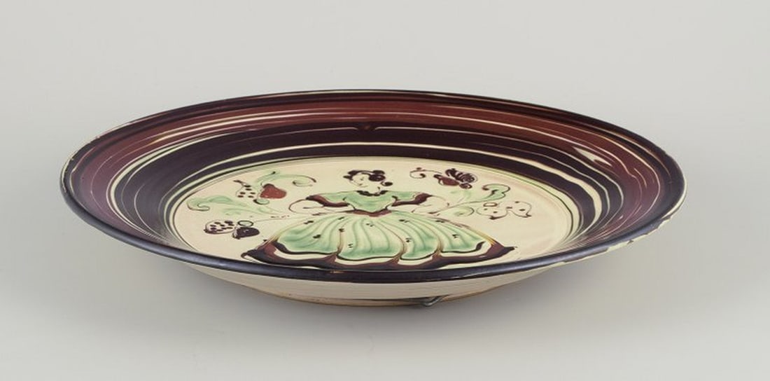 Kähler, Denmark. Large ceramic dish. Motif of a dancing woman. Circa 1930s. - 2