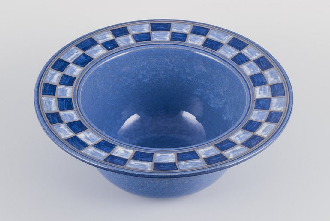 Allan Hytholm, Danish studio ceramist. Large unique ceramic bowl. Late 20th century. - 3