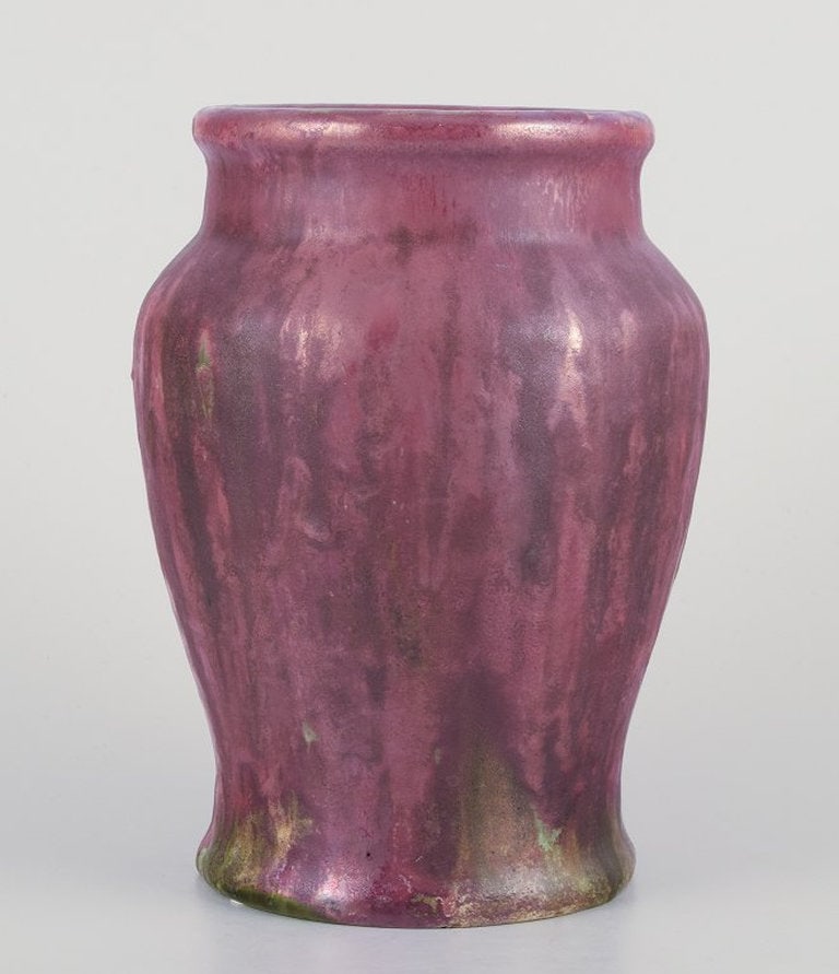 Søren Kongstrand, Danish ceramicist. Unique vase in shiny lustre glaze. Circa 1920. - 3