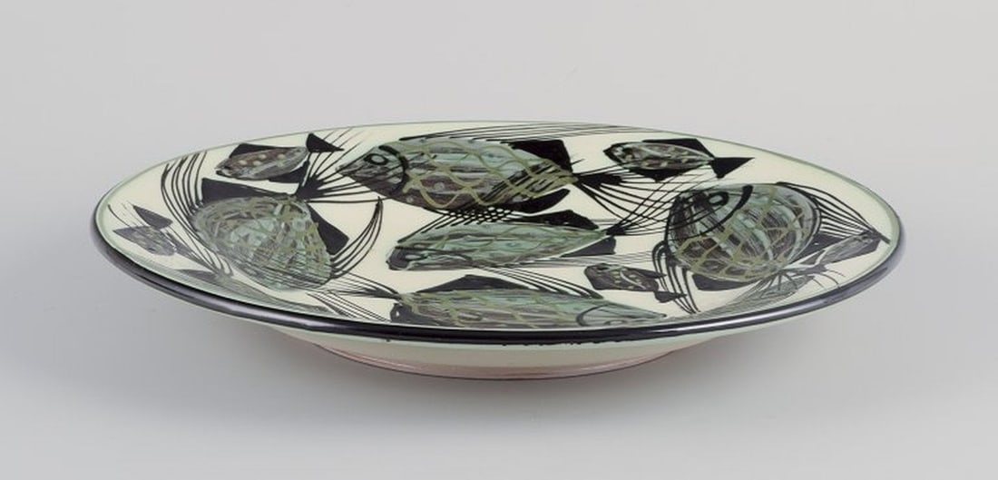 Astrid Tjalk for Kähler, Denmark. Large unique ceramic dish. Mid-20th century. - 3