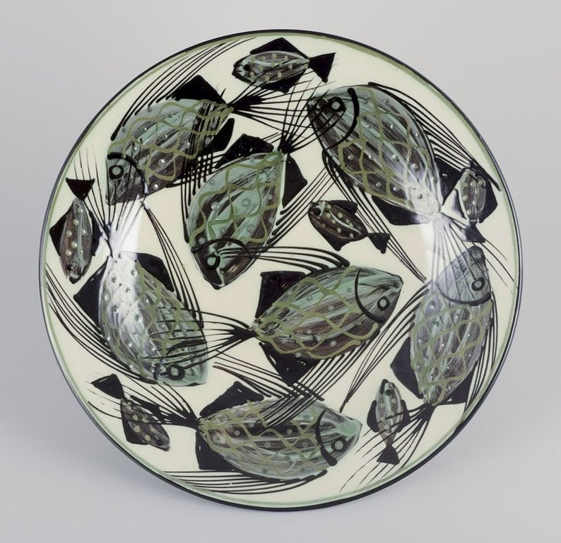 Astrid Tjalk for Kähler, Denmark. Large unique ceramic dish. Mid-20th century. - 4