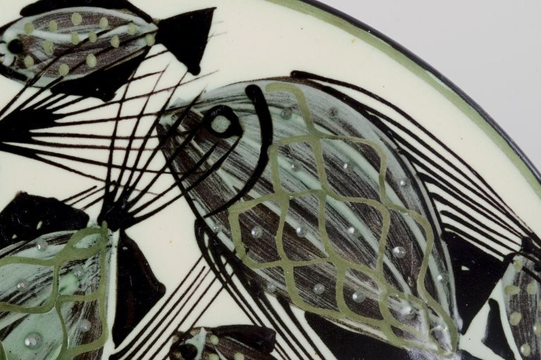 Astrid Tjalk for Kähler, Denmark. Large unique ceramic dish. Mid-20th century. - 6