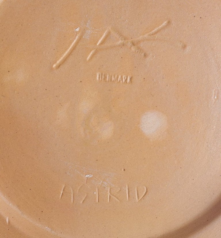 Astrid Tjalk for Kähler, Denmark. Large unique ceramic dish. Mid-20th century. - 8