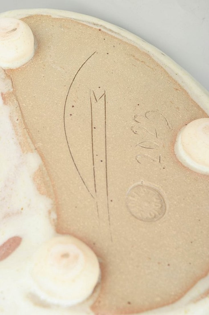 Christina Muff, contemporary Danish ceramic artist. Large hand-modelled, organic shaped, vessel with - 6
