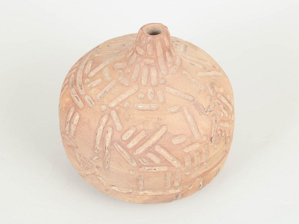 Christina Muff, contemporary Danish ceramic artist. One of a kind, hand-modelled vessel with - 3