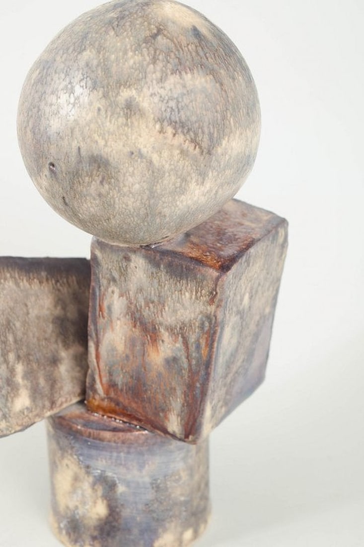 Christina Muff, contemporary Danish ceramic artist. Stoneware sculpture, cubistic style. 2023 - 5