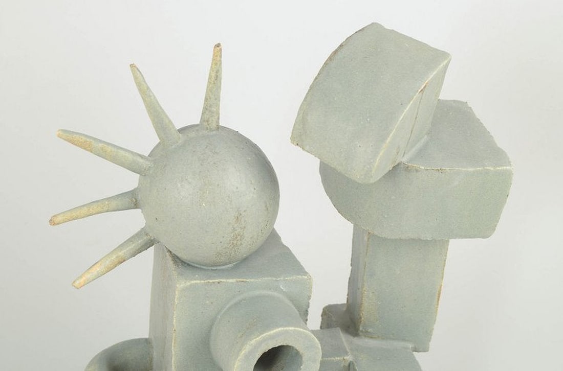 Christina Muff, contemporary Danish ceramic artist. Large stoneware sculpture, cubistic style. 2022 - 3