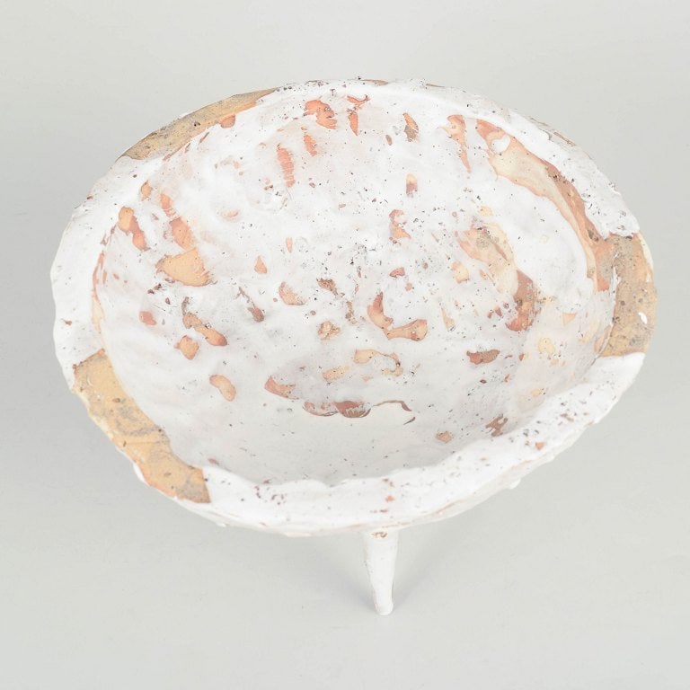 Christina Muff, contemporary Danish ceramic artist. One of a kind stoneware bowl on three pointed - 3