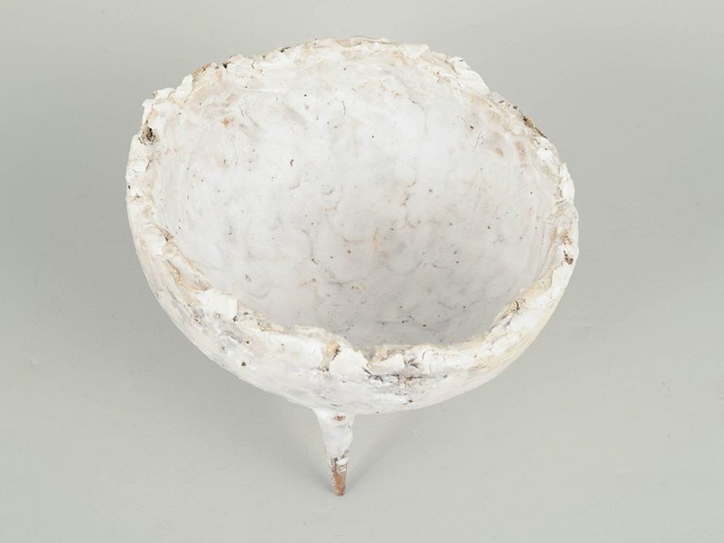 Christina Muff, contemporary Danish ceramic artist. One of a kind stoneware bowl on three pointed - 3