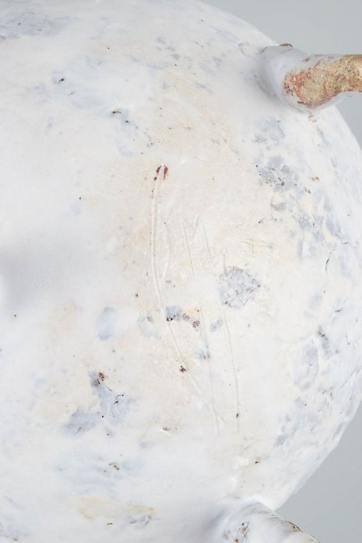 Christina Muff, contemporary Danish ceramic artist. One of a kind stoneware bowl on three pointed - 6