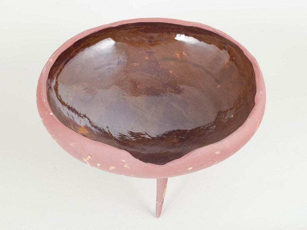 Christina Muff, contemporary Danish ceramic artist. One of a kind red stoneware bowl on three - 3