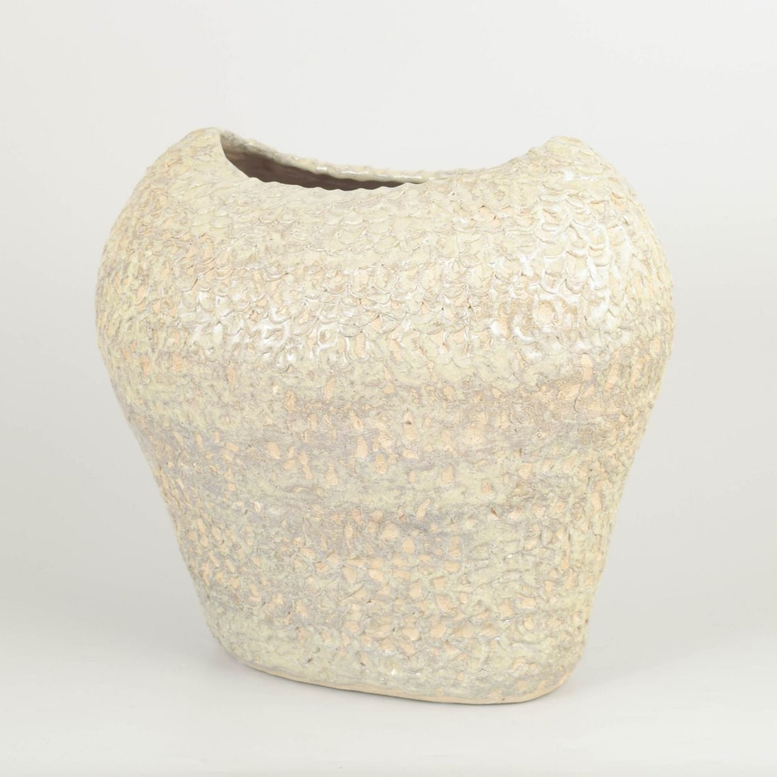 Christina Muff, contemporary Danish ceramic artist. Large unglazed vessel in reused stoneware clay. - 2