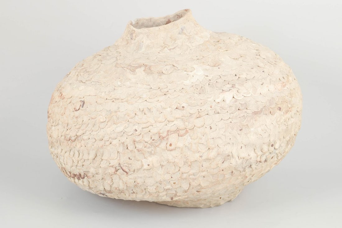 Christina Muff, contemporary Danish ceramic artist. Round vessel in reused stoneware clay. 2025 - 4