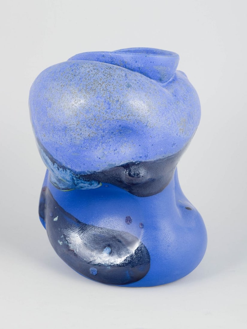 Christina Muff, contemporary Danish ceramic artist. Ceramic vessel with royal blue glazes - 3