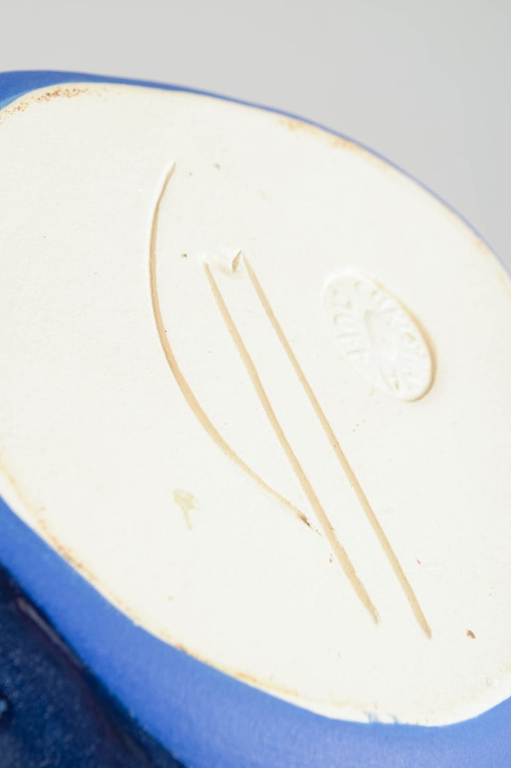 Christina Muff, contemporary Danish ceramic artist. Ceramic vessel with royal blue glazes - 6