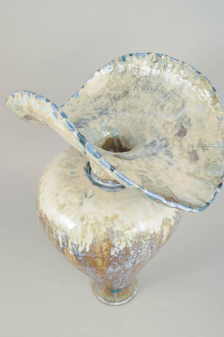 Christina Muff, contemporary Danish ceramic artist. Very large ceramic vessel in cream and brown - 3