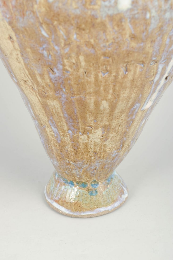 Christina Muff, contemporary Danish ceramic artist. Very large ceramic vessel in cream and brown - 6