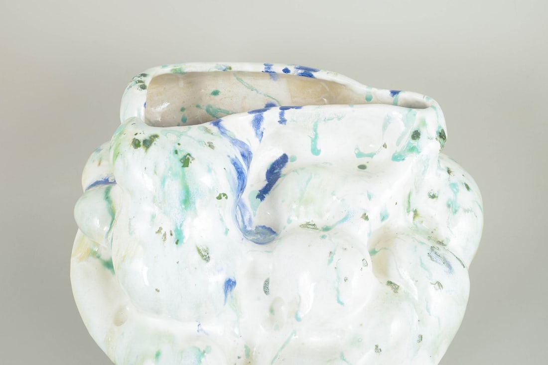 Christina Muff, contemporary Danish ceramic artist. Large round stoneware vessel. 2025 - 3